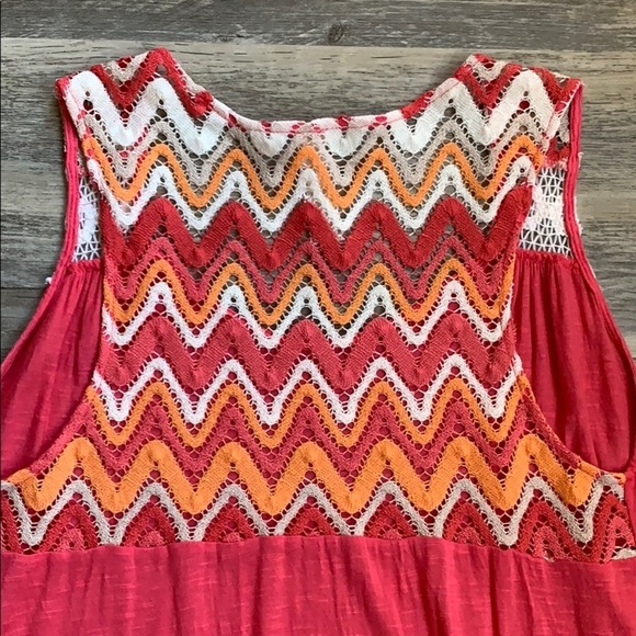Women's Robin K Chevron Crochet Back High Low Tank Top Medium - Picture 5 of 6